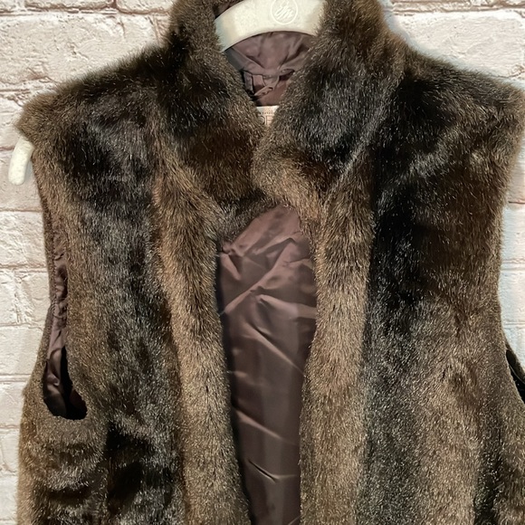 LOFT Rich Brown Faux Fur Vest - Picture 2 of 5